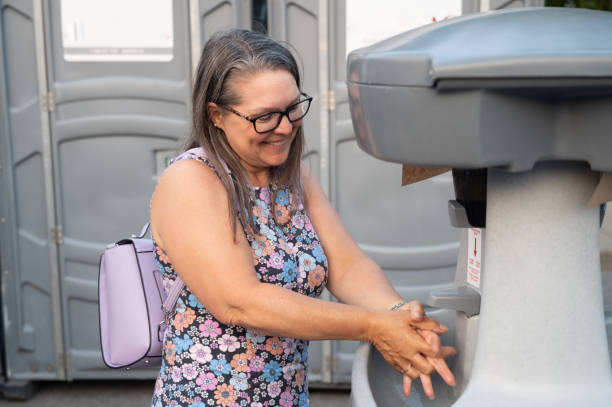 Best Porta potty delivery and setup  in Tallmadge, OH